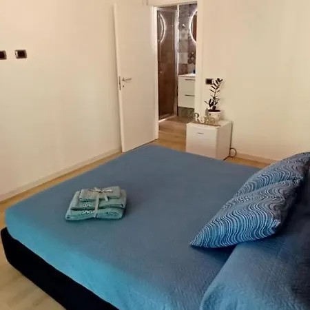 Reina Bed & Breakfast