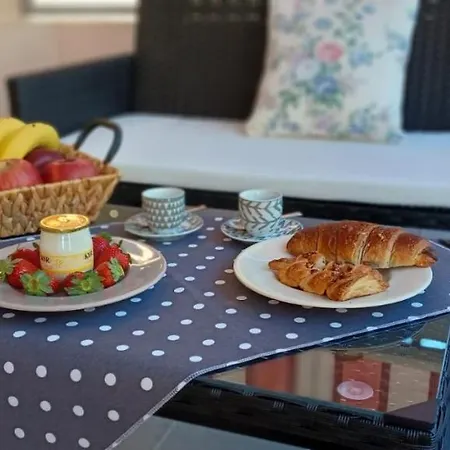Reina Bed & Breakfast