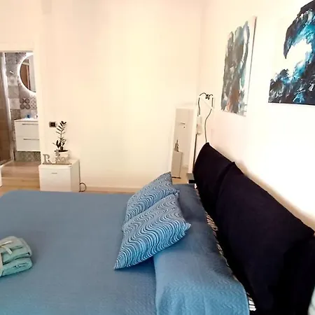 Reina Bed & Breakfast 2*